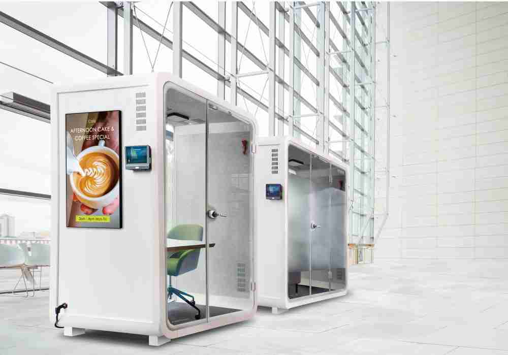 Wepay子公司达擎之智慧行动办公舱，，采用PDLC智能调光玻璃设计，，透过通电与断电的电流切换，，，，呈现透明与雾面效果，，，，具节能降耗特性并兼顾隐私，，，确保信息安全